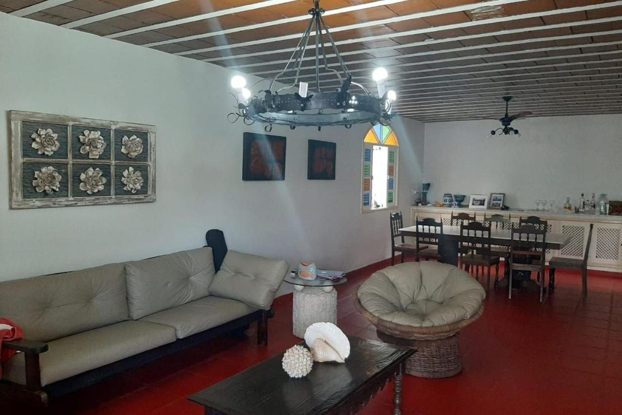 Casa 5 Quartos, Ampla, A 100 Metros Da Praia. Amigos E Familia Sao Bem Vindos A Essa Casa. Venha Viver Momentos Inesqueciveis Aqui. غواراباري المظهر الخارجي الصورة